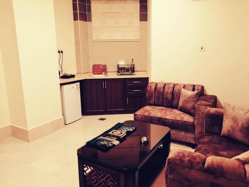 Al Riyati Hotel Apartments Akaba Buitenkant foto