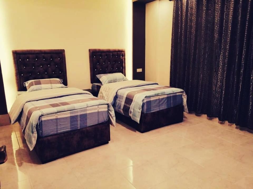 Al Riyati Hotel Apartments Akaba Buitenkant foto