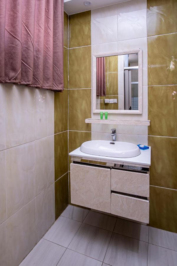 Al Riyati Hotel Apartments Akaba Buitenkant foto