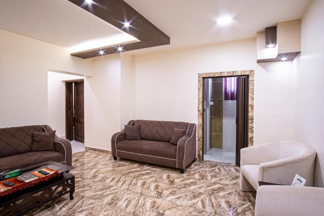 Al Riyati Hotel Apartments Akaba Buitenkant foto